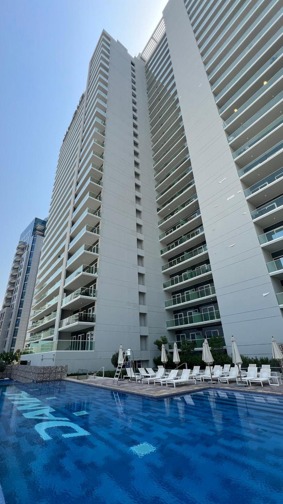 Stunning 1br With View - Zada Tower, Business Bay * دبي